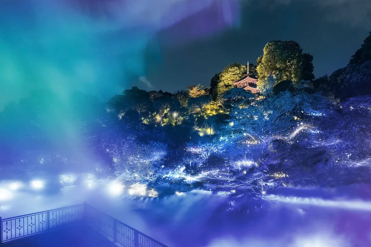ホテル椿山荘東京、冬の庭園演出「森のオーロラと雫の煌めき」を11月10日より開催