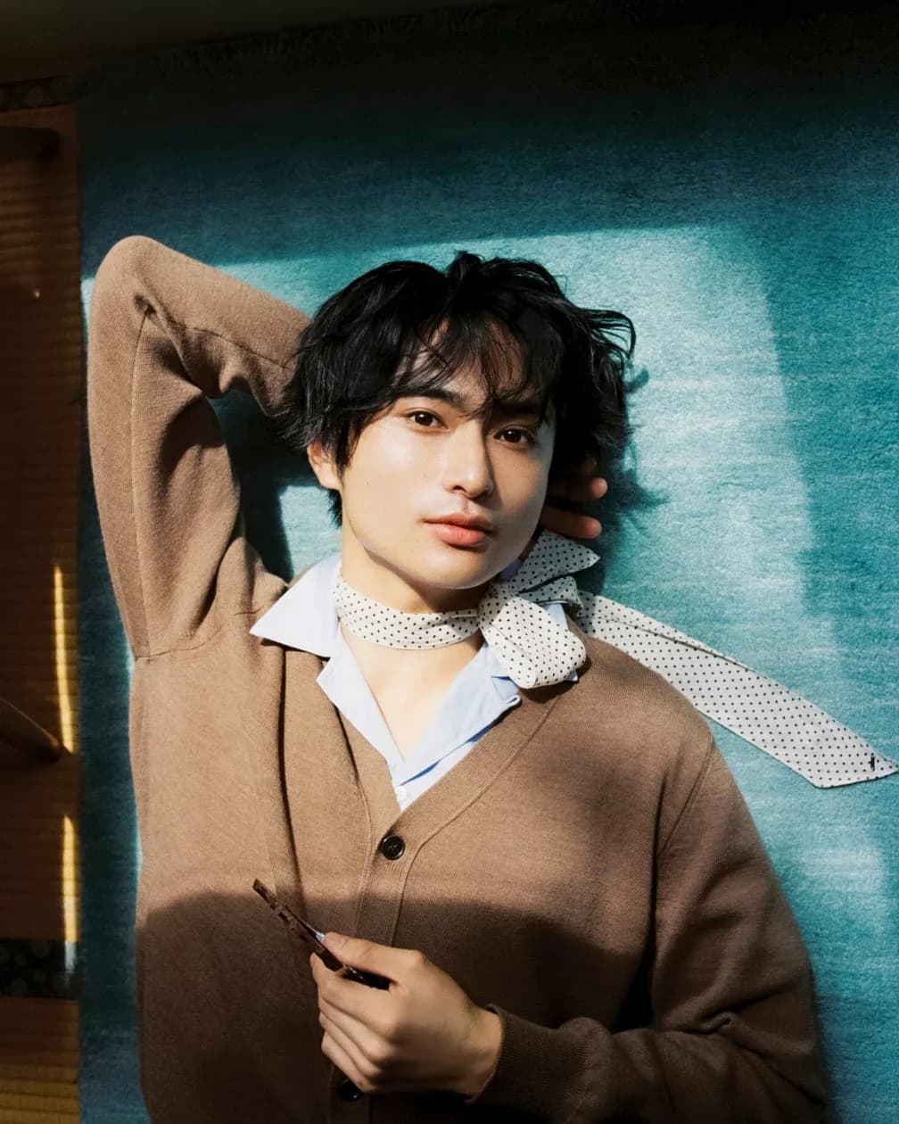 KADOKAWA、俳優・平野宏周の2027年カレンダーを10月2日発売。川島小鳥が撮影を担当