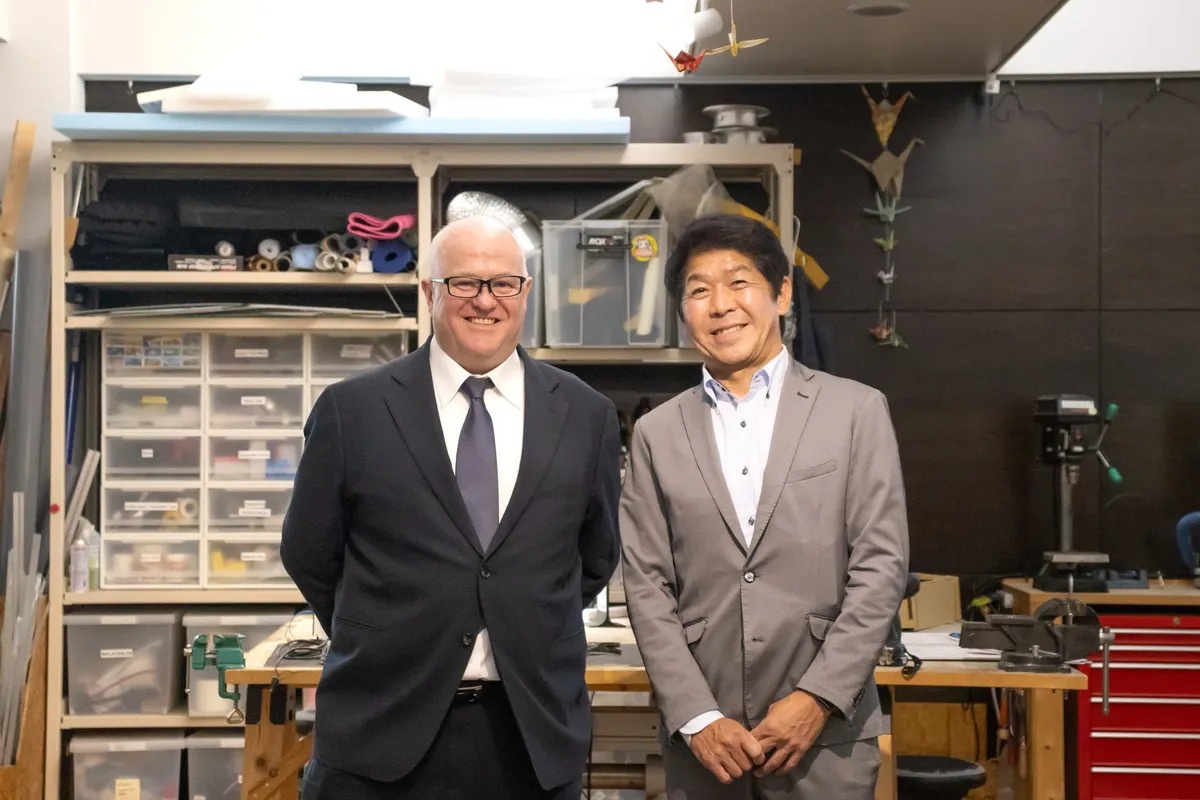 東大教授とアズパートナーズ社長が対談、デザインで介護現場の「孤独」を再定義